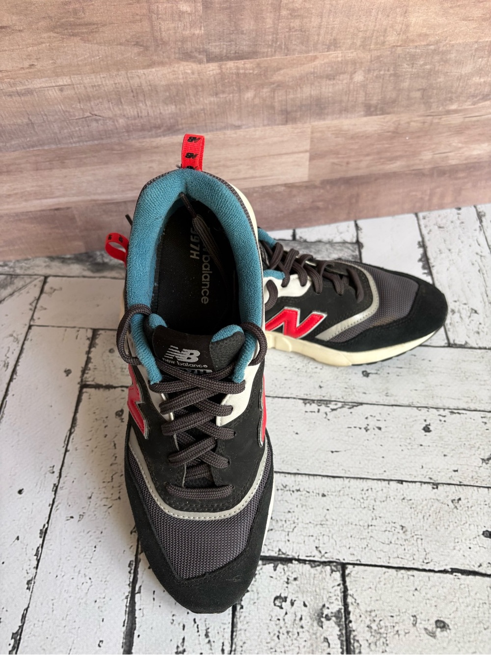 New Balance 997H Black Teal Red CM997HXS Men’s Size 9 - Picture 2 of 4